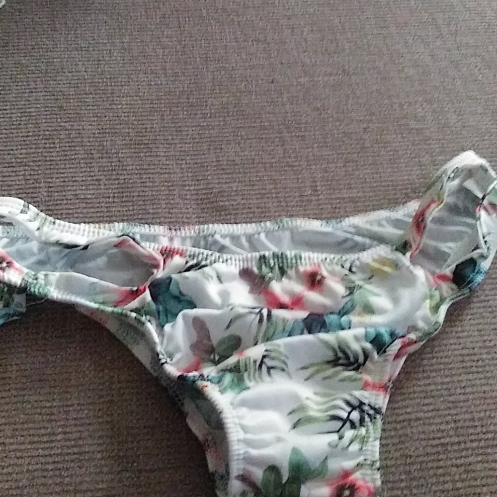 Swimsuit - Picture 2 of 3